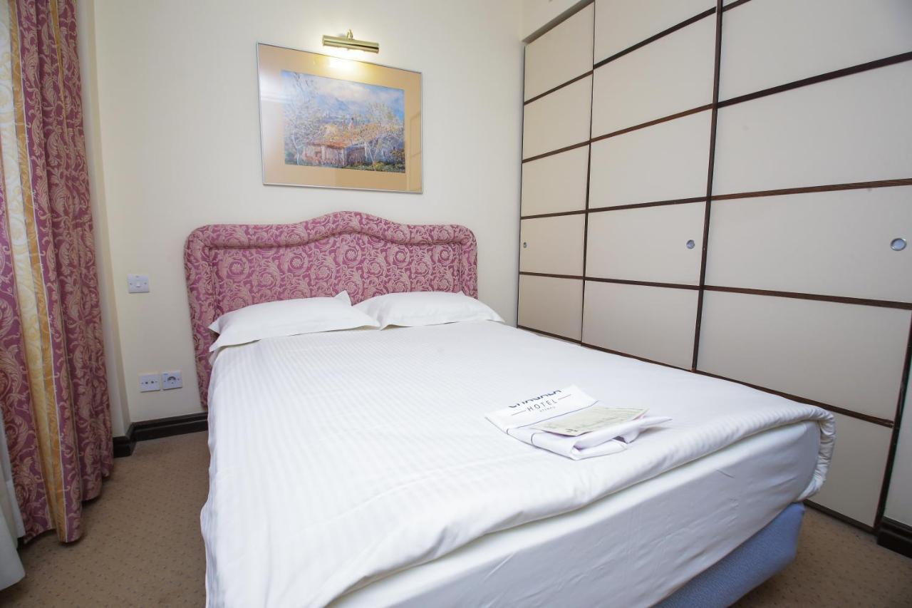 Chagala Atyrau Hotel Eksteriør billede