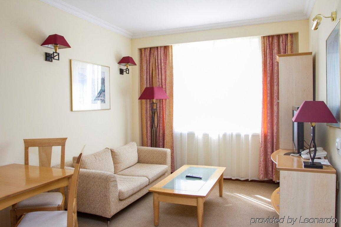 Chagala Atyrau Hotel Eksteriør billede