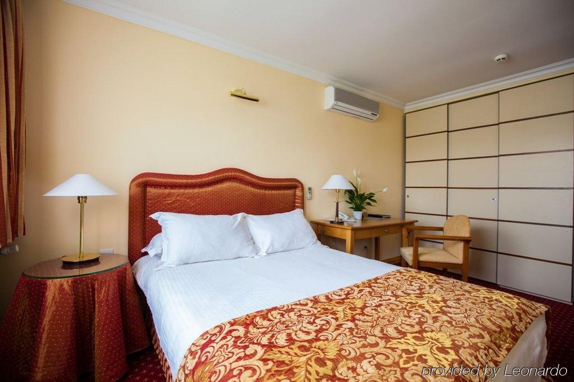 Chagala Atyrau Hotel Eksteriør billede