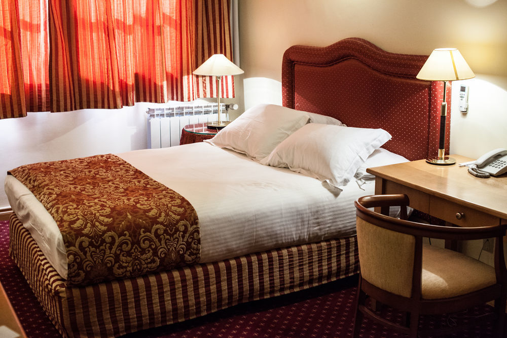 Chagala Atyrau Hotel Eksteriør billede