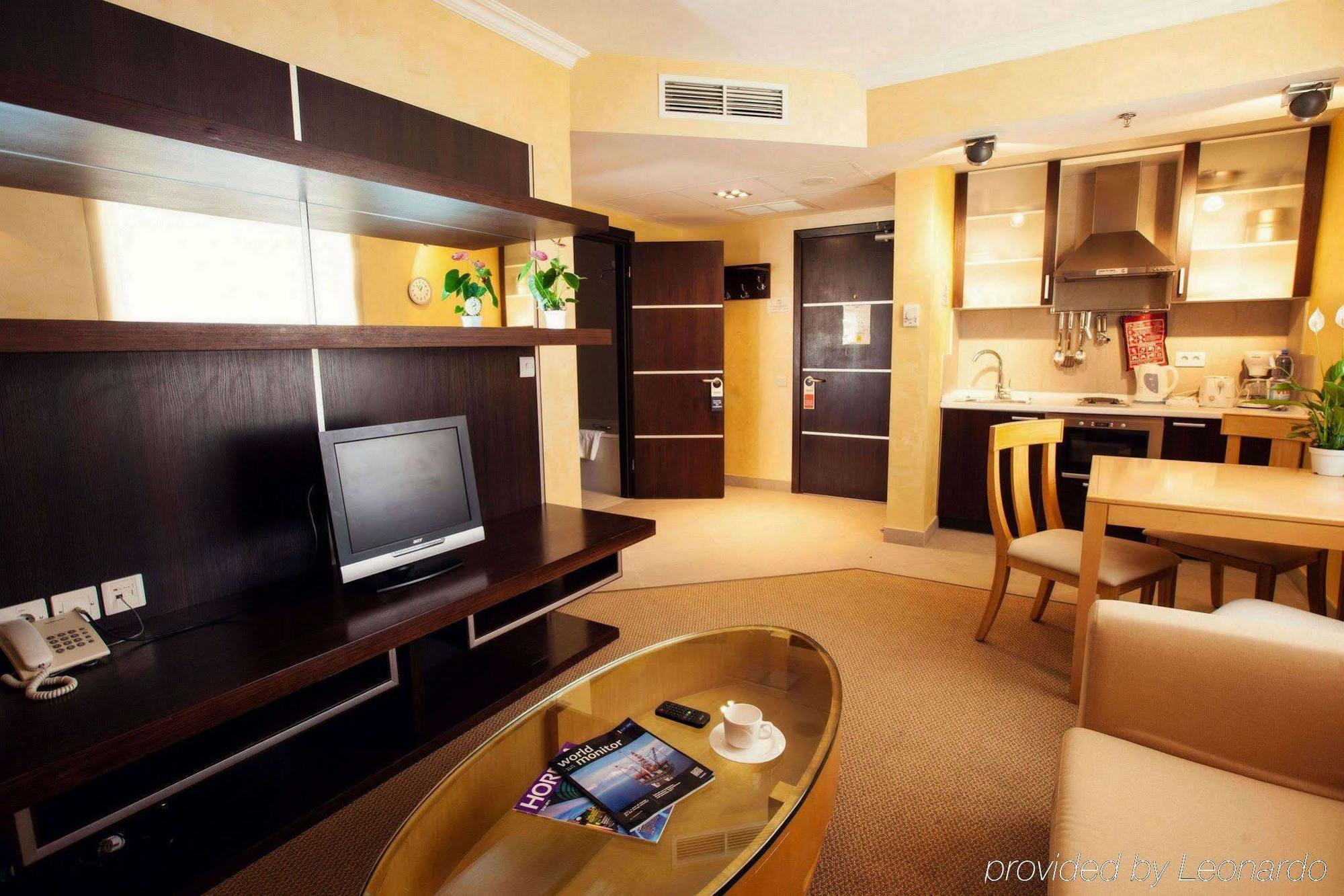 Chagala Atyrau Hotel Eksteriør billede