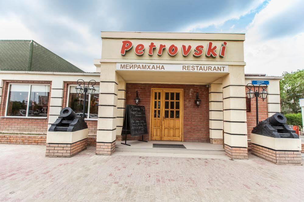 Chagala Atyrau Hotel Eksteriør billede