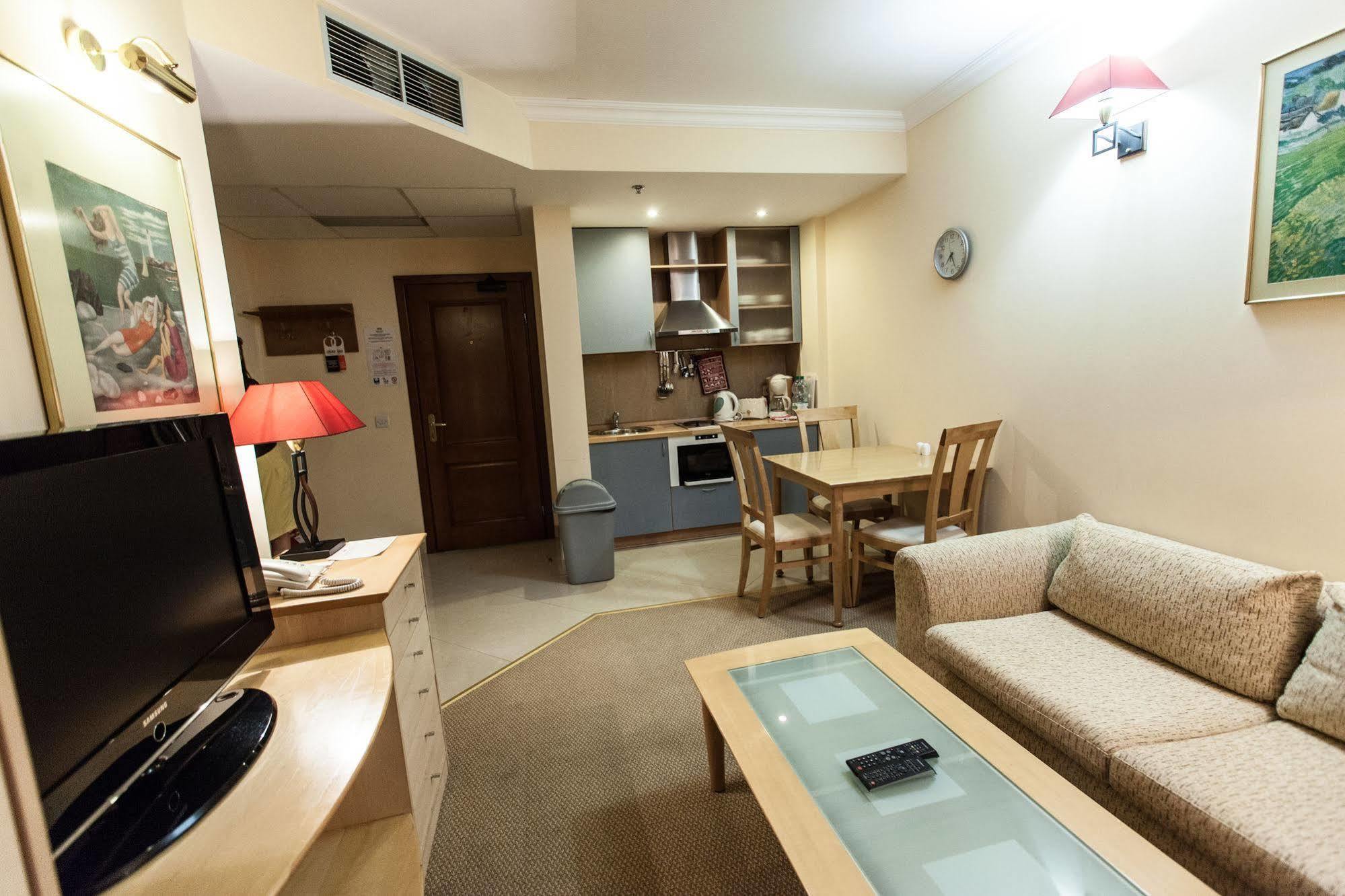 Chagala Atyrau Hotel Eksteriør billede