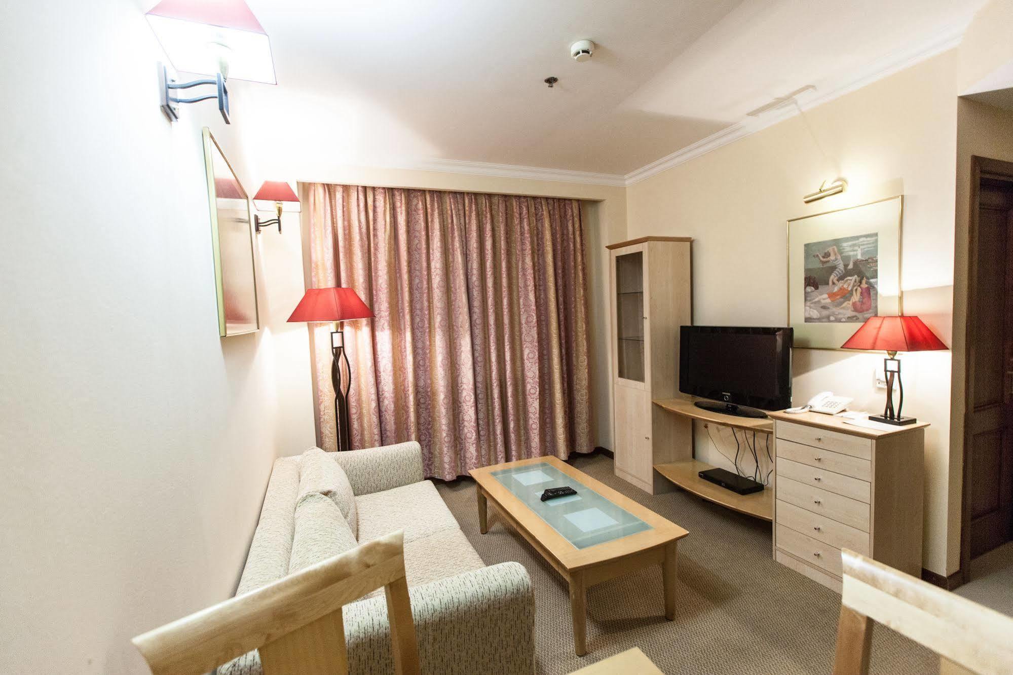 Chagala Atyrau Hotel Eksteriør billede