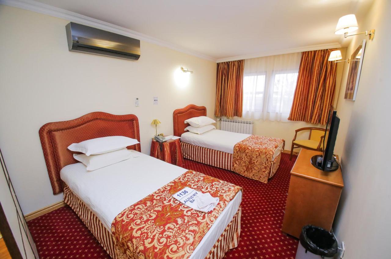 Chagala Atyrau Hotel Eksteriør billede