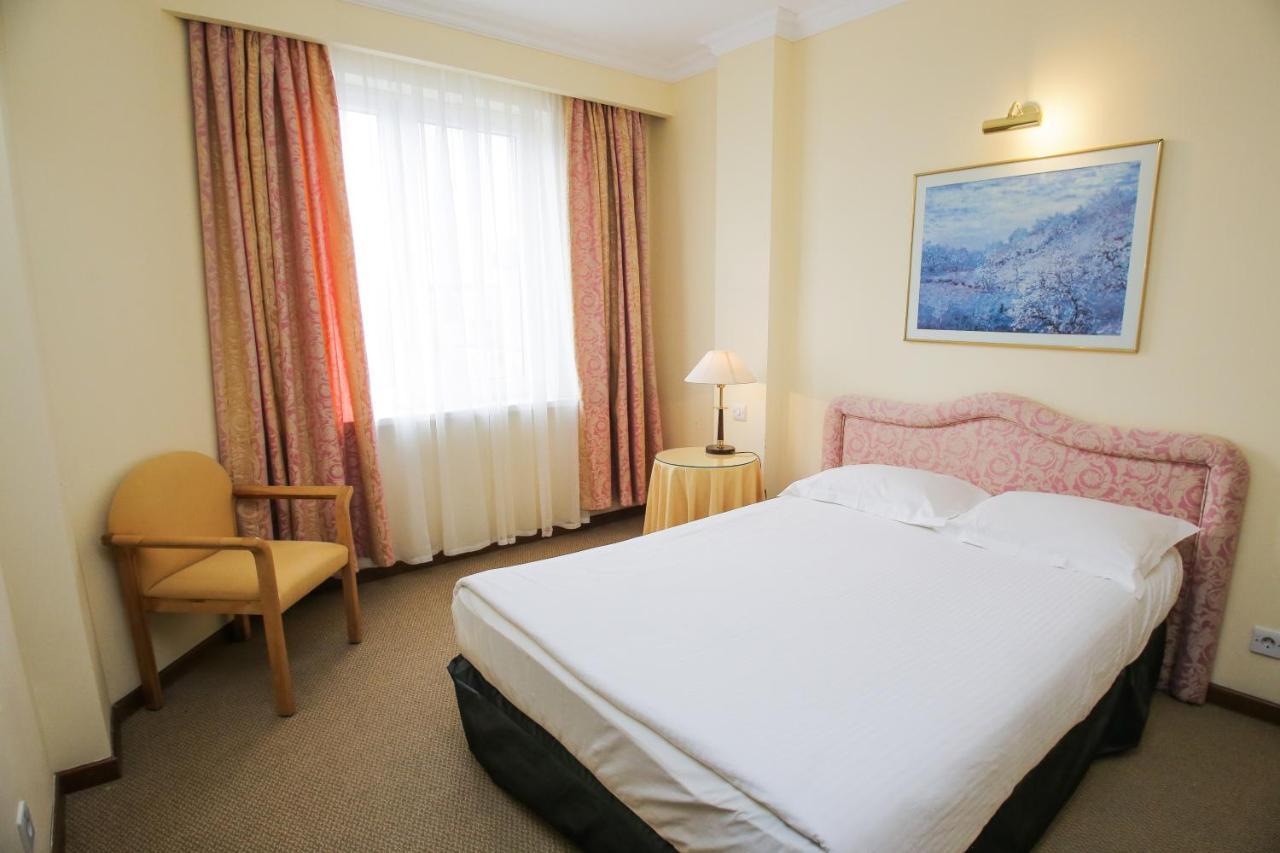 Chagala Atyrau Hotel Eksteriør billede